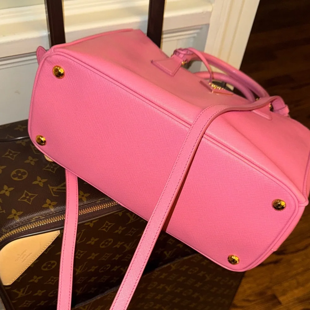 Prada Galleria Barbie Pink Gold Saffiano Leather Satchel Strap Purse Bag Medium